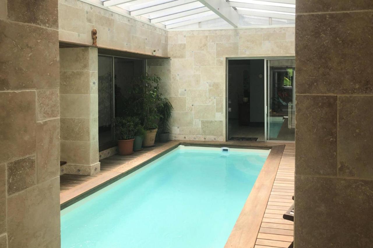 Holiday Home With Indoor Pool, Льо Порж Екстериор снимка